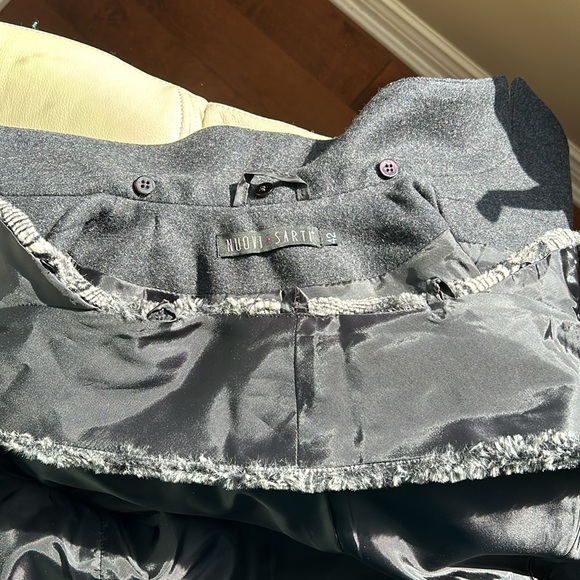 Italian designer  Grey Jacket with Attachable b&w shirt trim faux fur collar - Picture 11 of 13